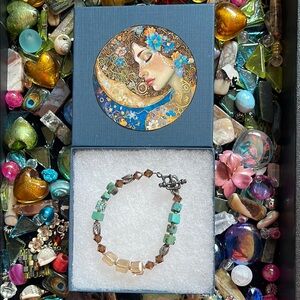 Elegant Multicolor Vintage Beaded Bracelet